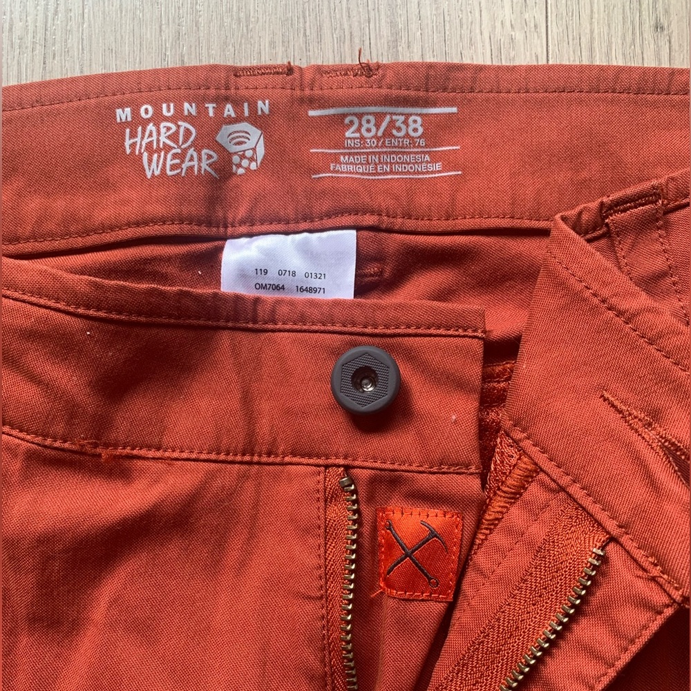 Women’s Mountain Hardware Climbing / Hiking Pants